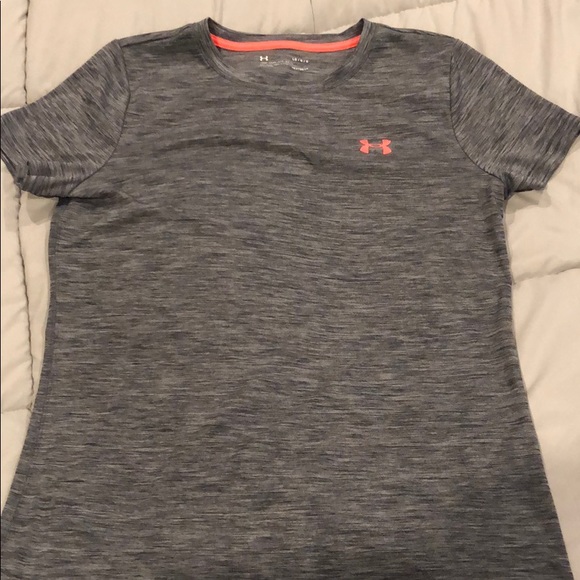 SOLD Women’s large UA workout top - Picture 1 of 3